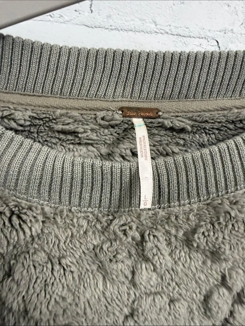 Cozy Plush Crewneck Sweater - Taupe FREE PEOPLE - Gray Warm Sweater - Size Large